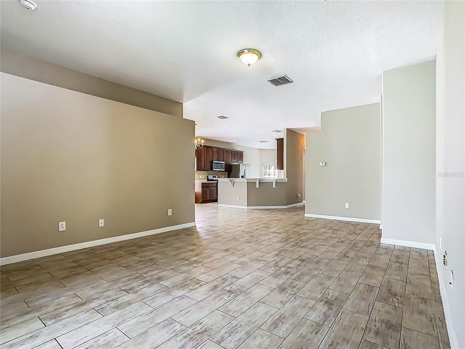 Image 10 of 33 For 15341 Groose Point Ln