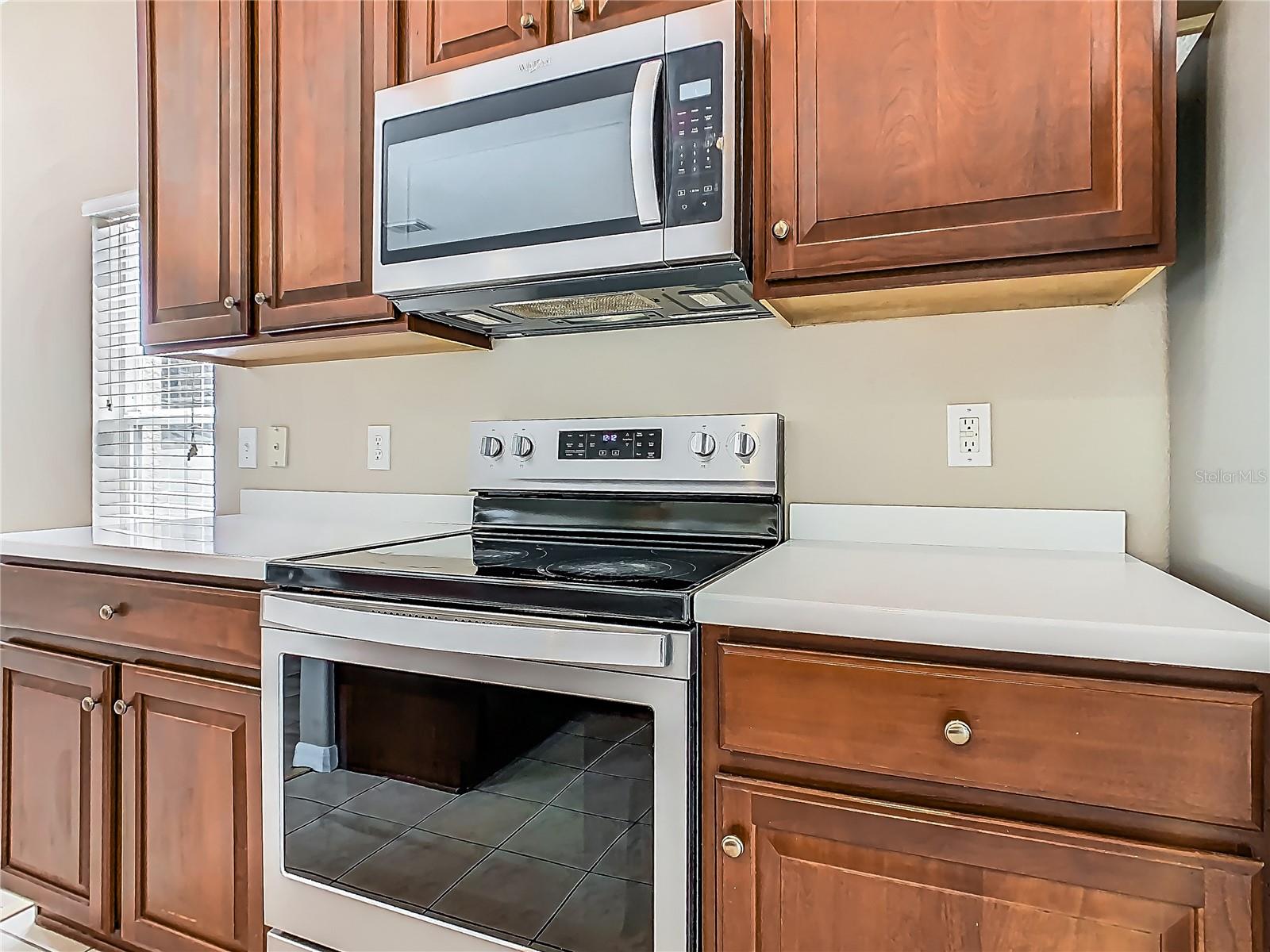 Image 15 of 33 For 15341 Groose Point Ln