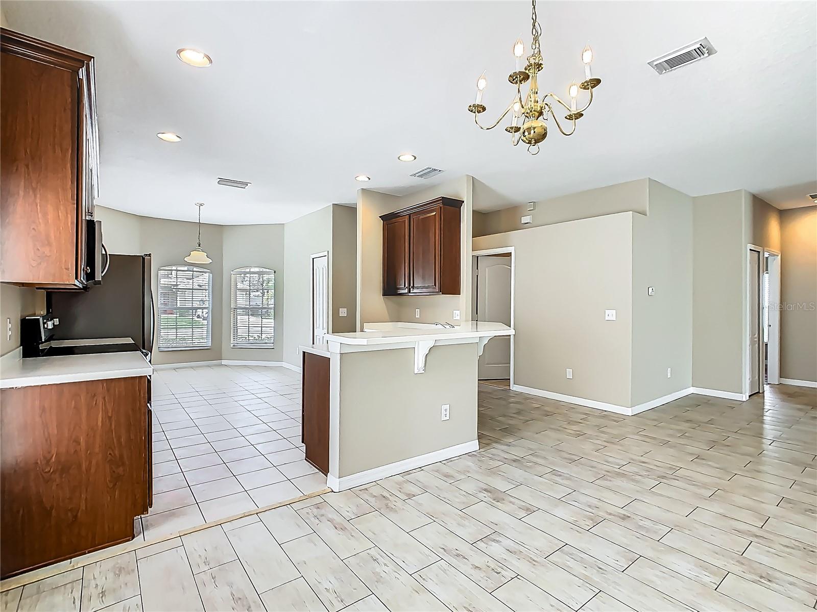 Image 16 of 33 For 15341 Groose Point Ln