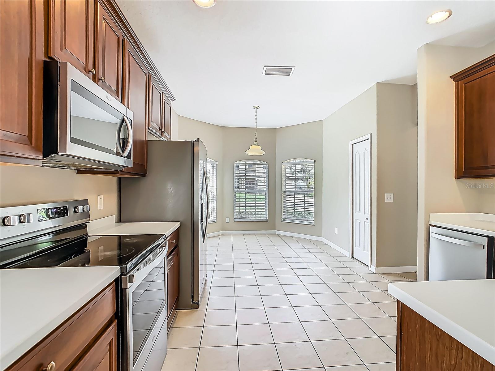 Image 17 of 33 For 15341 Groose Point Ln