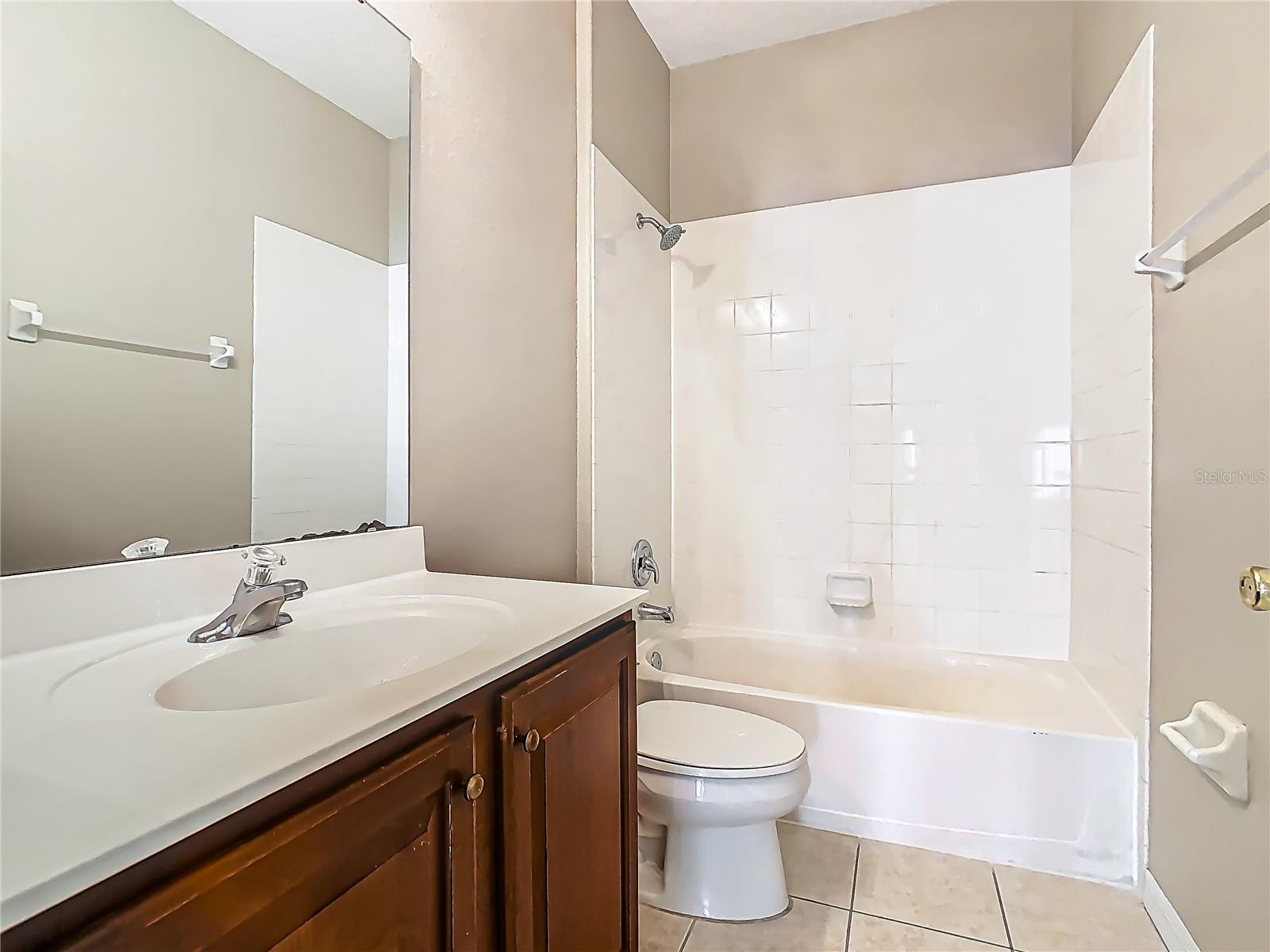 Image 19 of 33 For 15341 Groose Point Ln