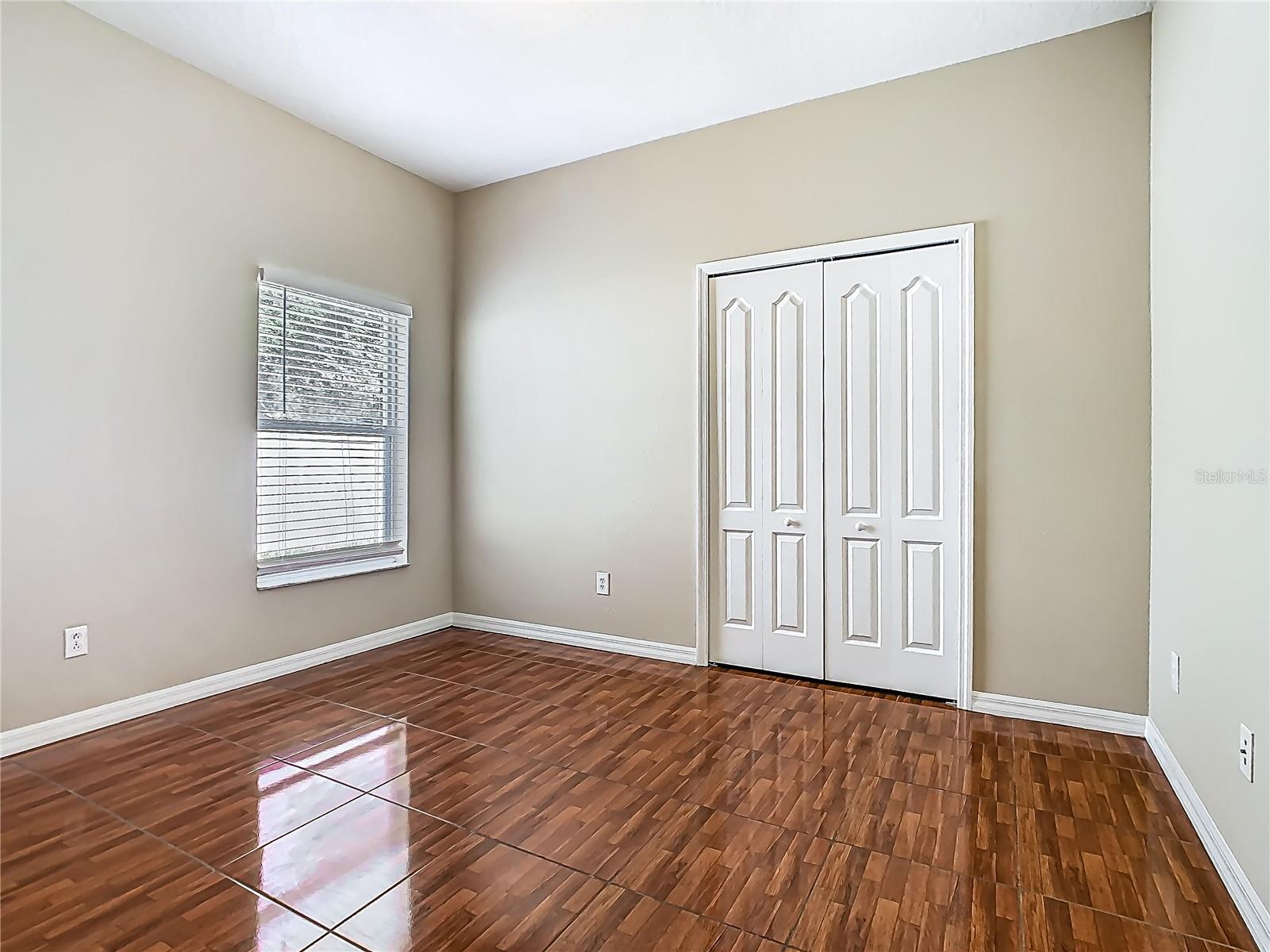 Image 20 of 33 For 15341 Groose Point Ln