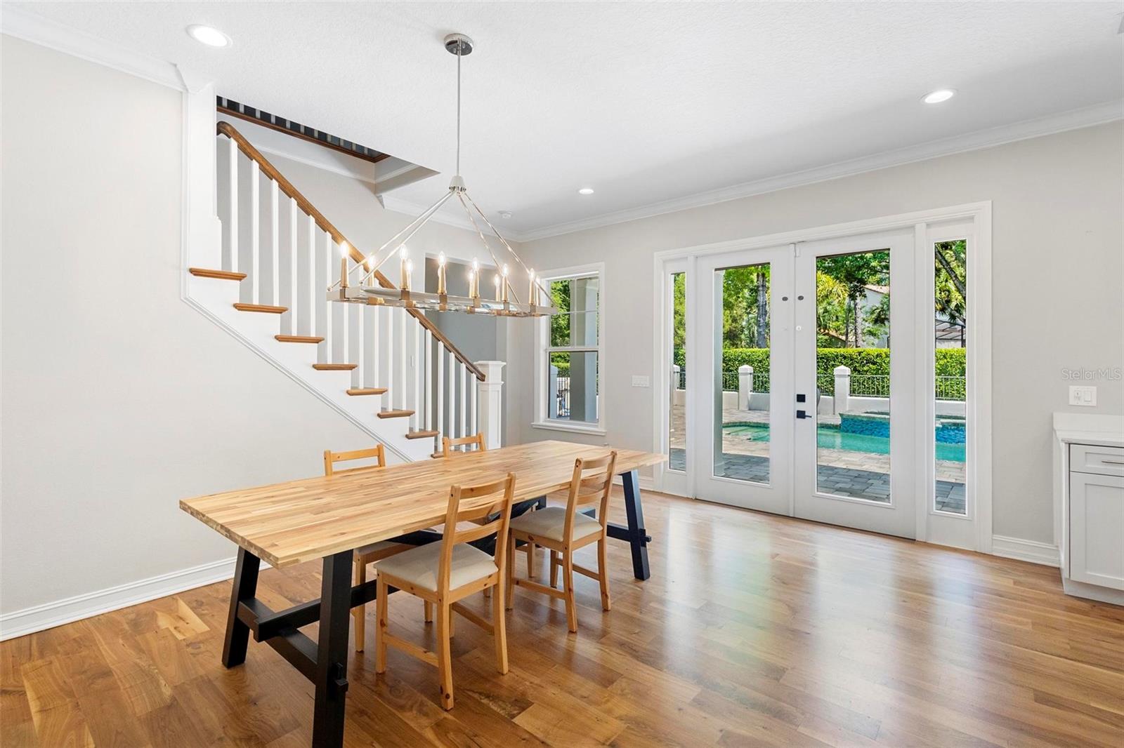 Listing photo id 15 for 9799 Covent Garden Drive