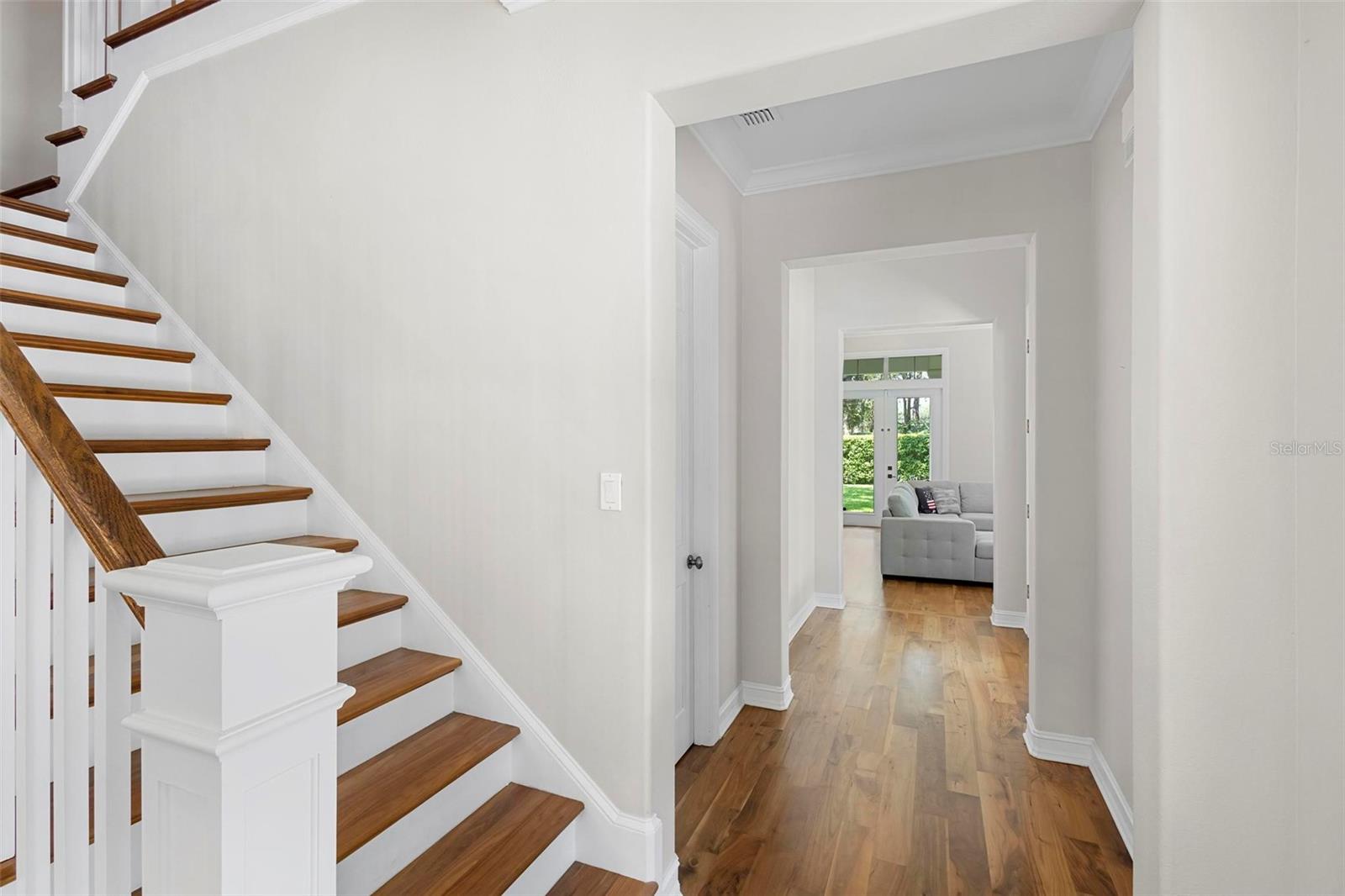 Listing photo id 16 for 9799 Covent Garden Drive