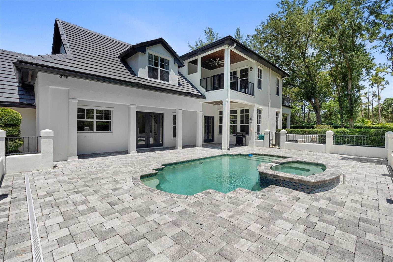 Listing photo id 0 for 9799 Covent Garden Drive