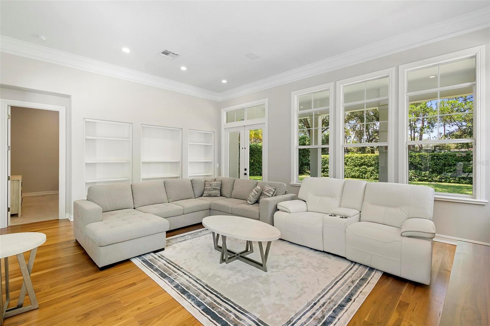 Listing photo id 20 for 9799 Covent Garden Drive