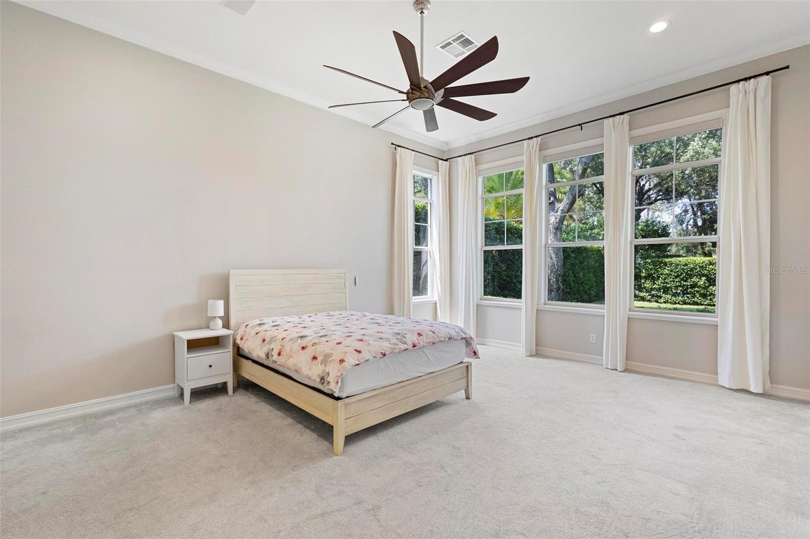 Listing photo id 22 for 9799 Covent Garden Drive