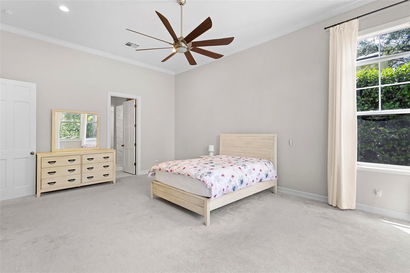 Listing photo id 23 for 9799 Covent Garden Drive
