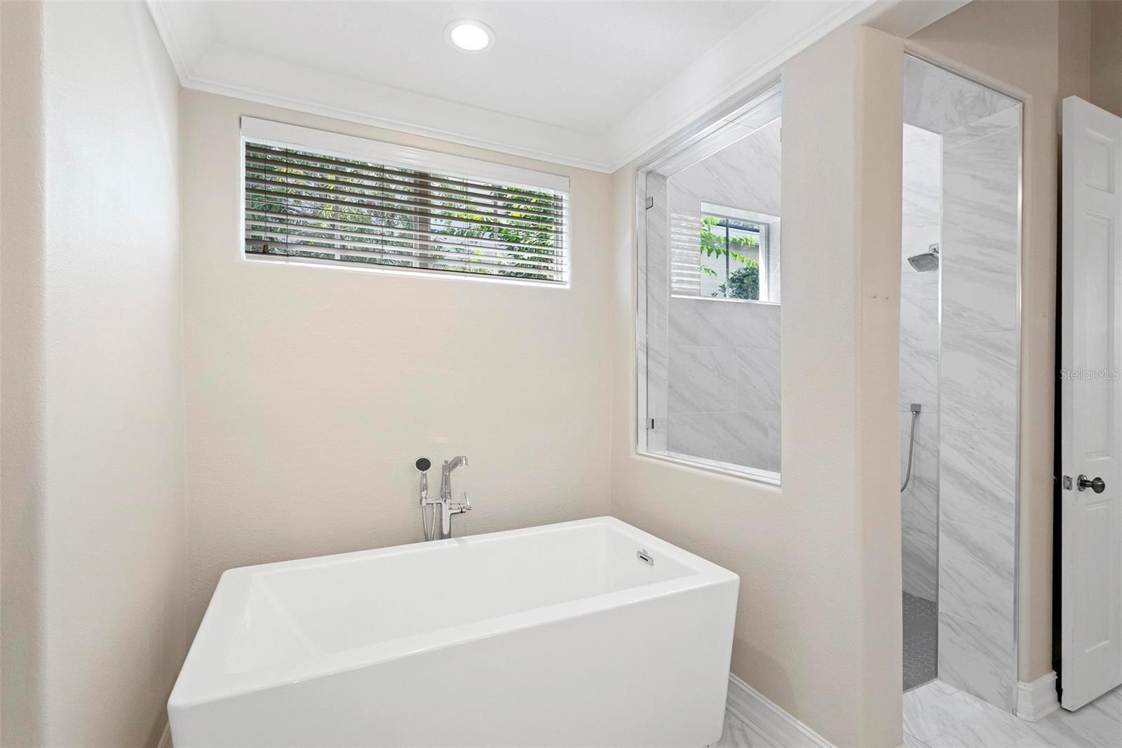 Listing photo id 28 for 9799 Covent Garden Drive