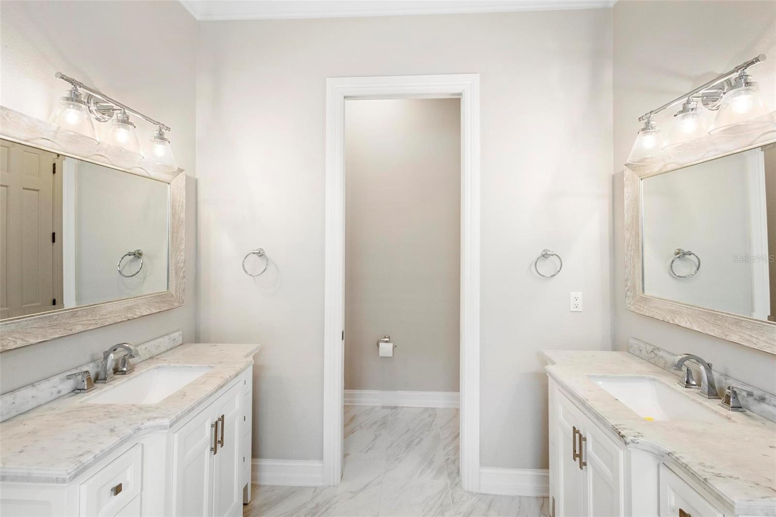 Listing photo id 37 for 9799 Covent Garden Drive