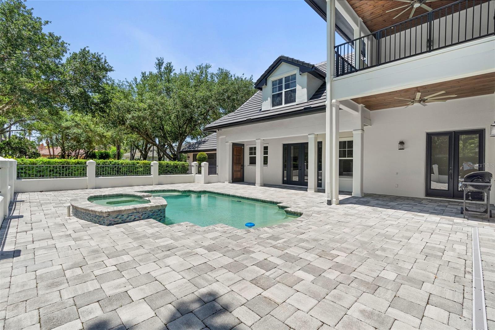 Listing photo id 2 for 9799 Covent Garden Drive