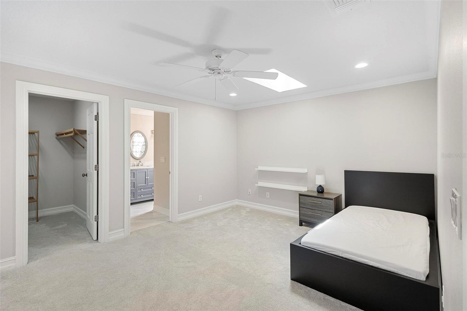 Listing photo id 44 for 9799 Covent Garden Drive
