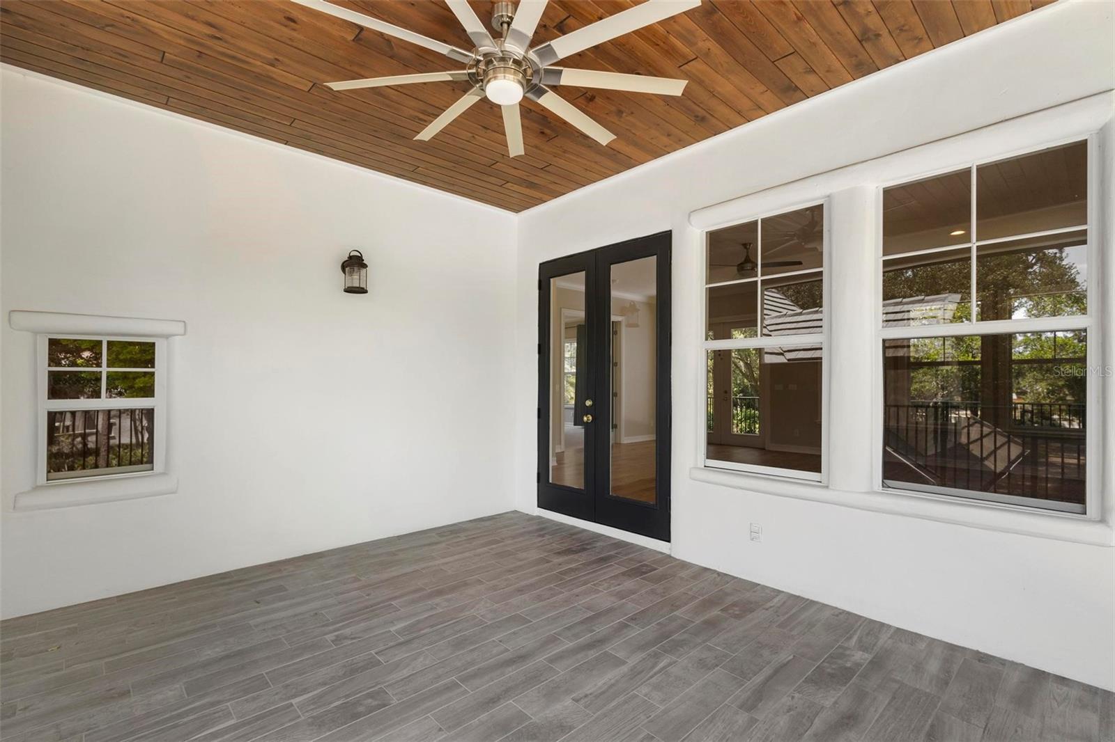 Listing photo id 48 for 9799 Covent Garden Drive