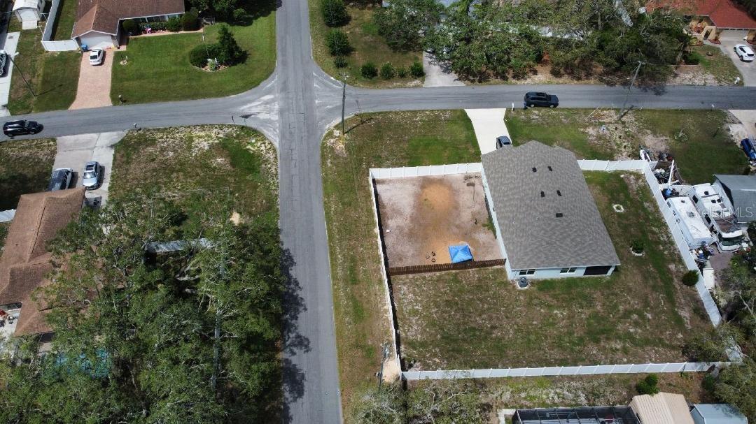 Listing photo id 8 for 6315 Hillview Road