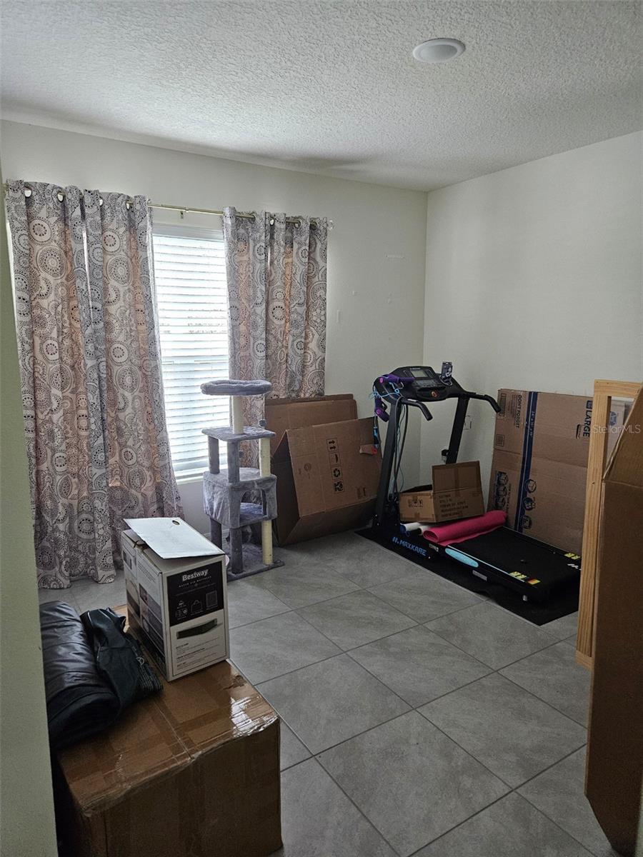 Listing photo id 20 for 6315 Hillview Road