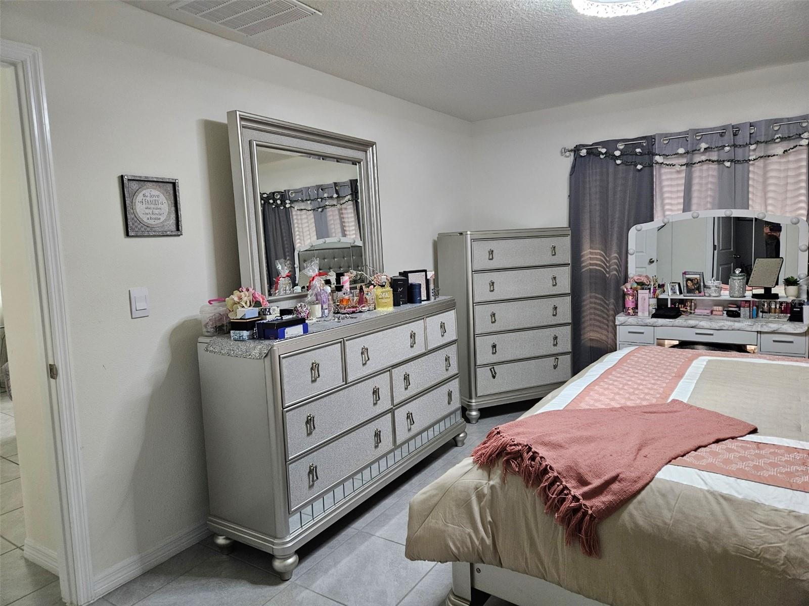 Listing photo id 21 for 6315 Hillview Road