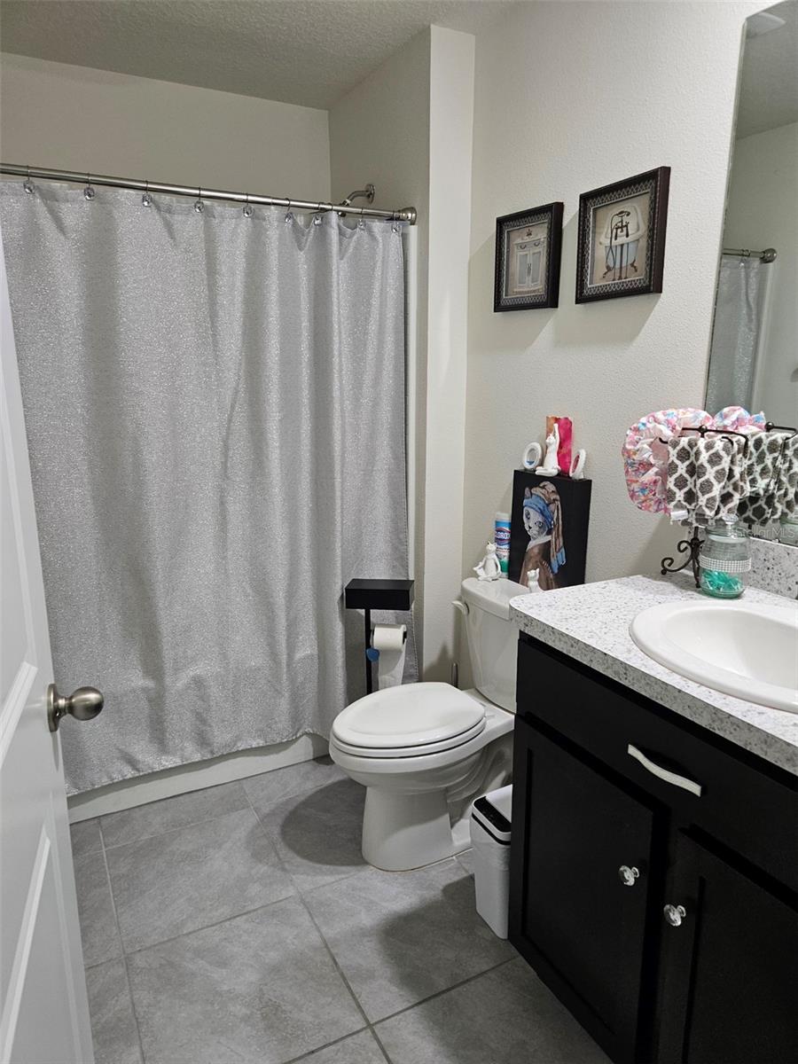 Listing photo id 26 for 6315 Hillview Road