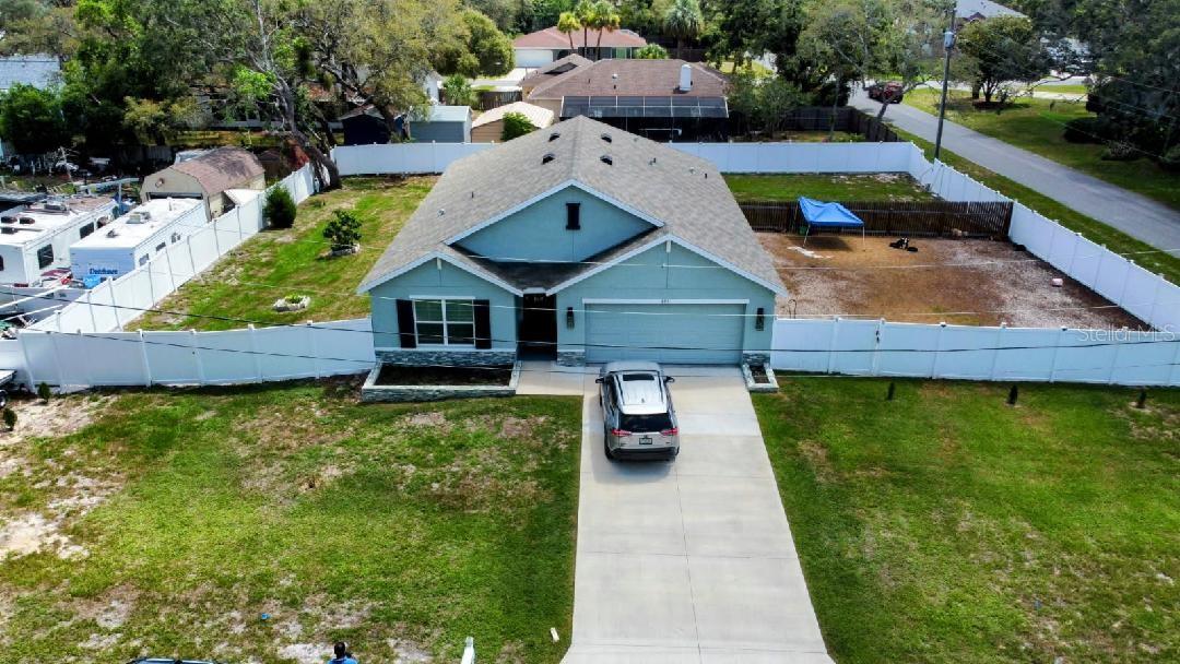 Listing photo id 1 for 6315 Hillview Road