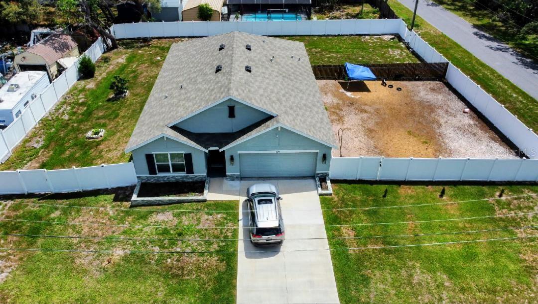 Listing photo id 2 for 6315 Hillview Road