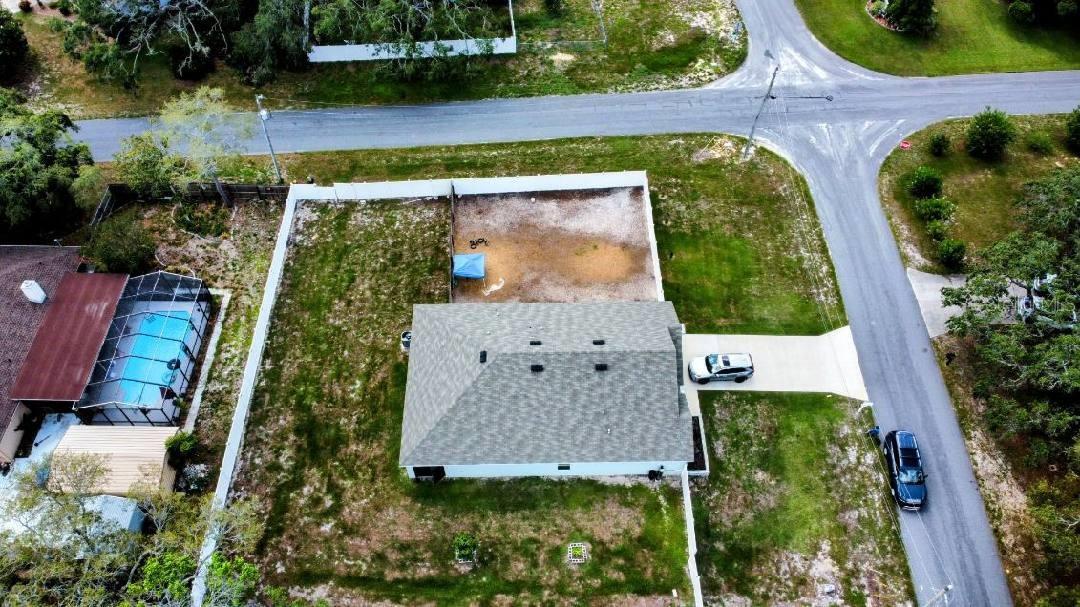 Listing photo id 6 for 6315 Hillview Road