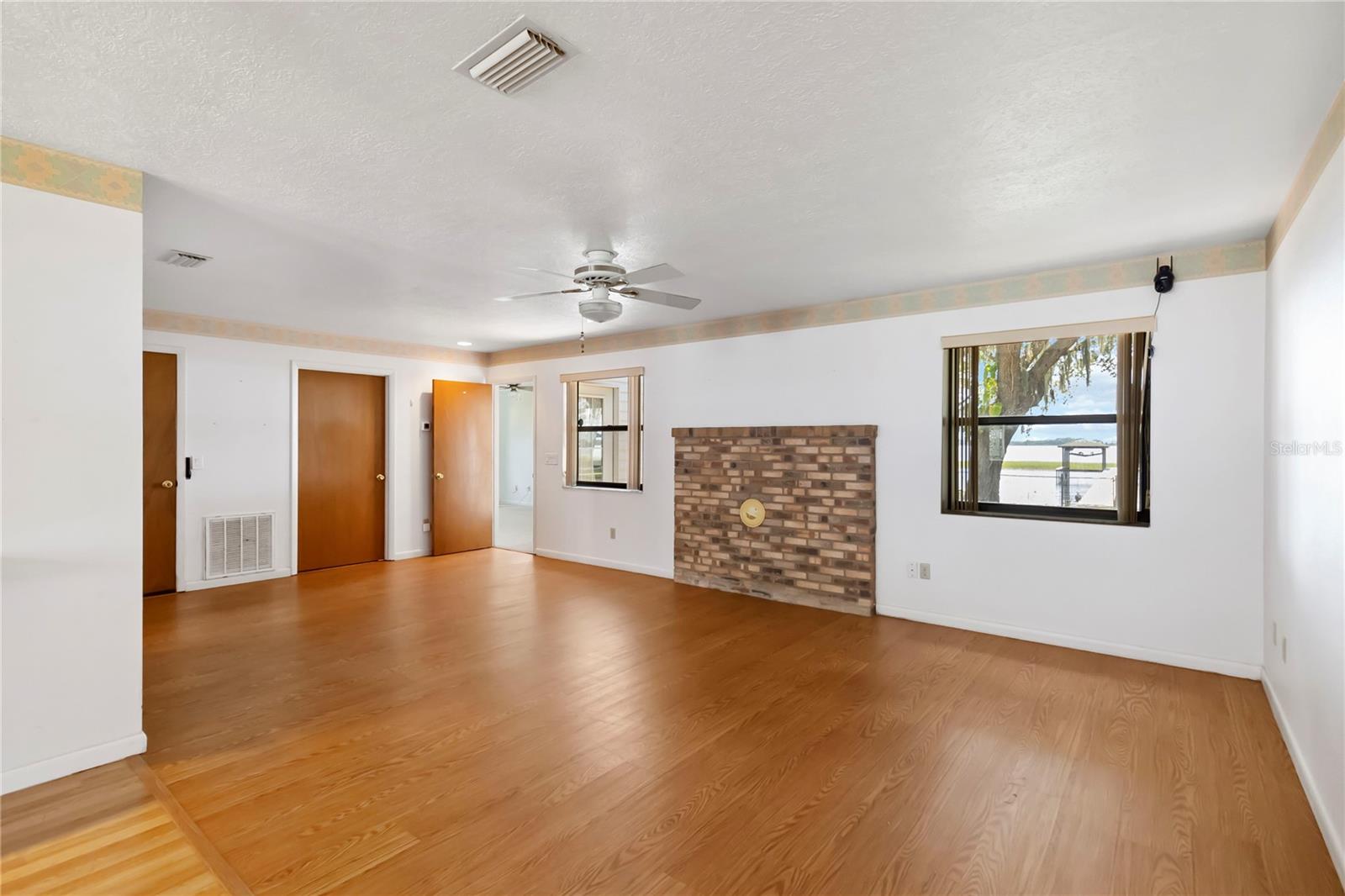 Image 11 of 59 For 2740 Barker Road