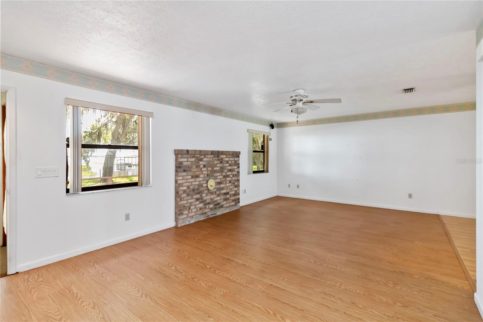 Image 14 of 59 For 2740 Barker Road