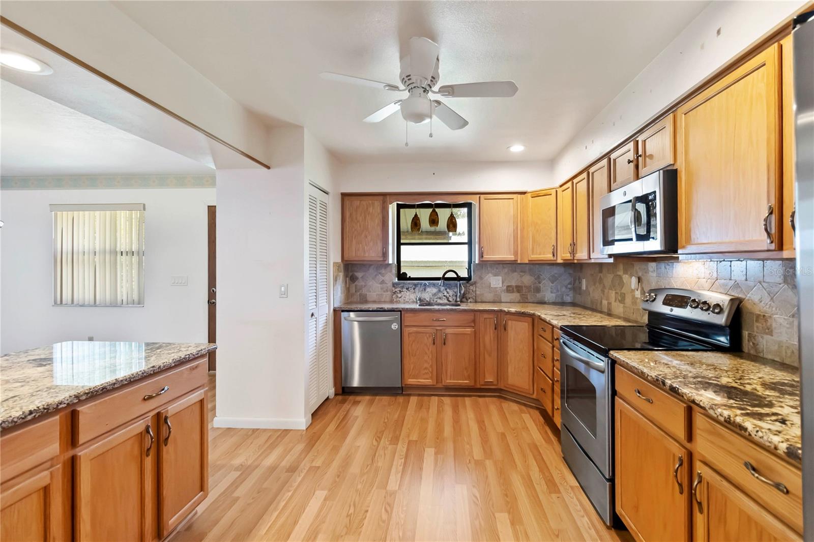 Image 15 of 59 For 2740 Barker Road