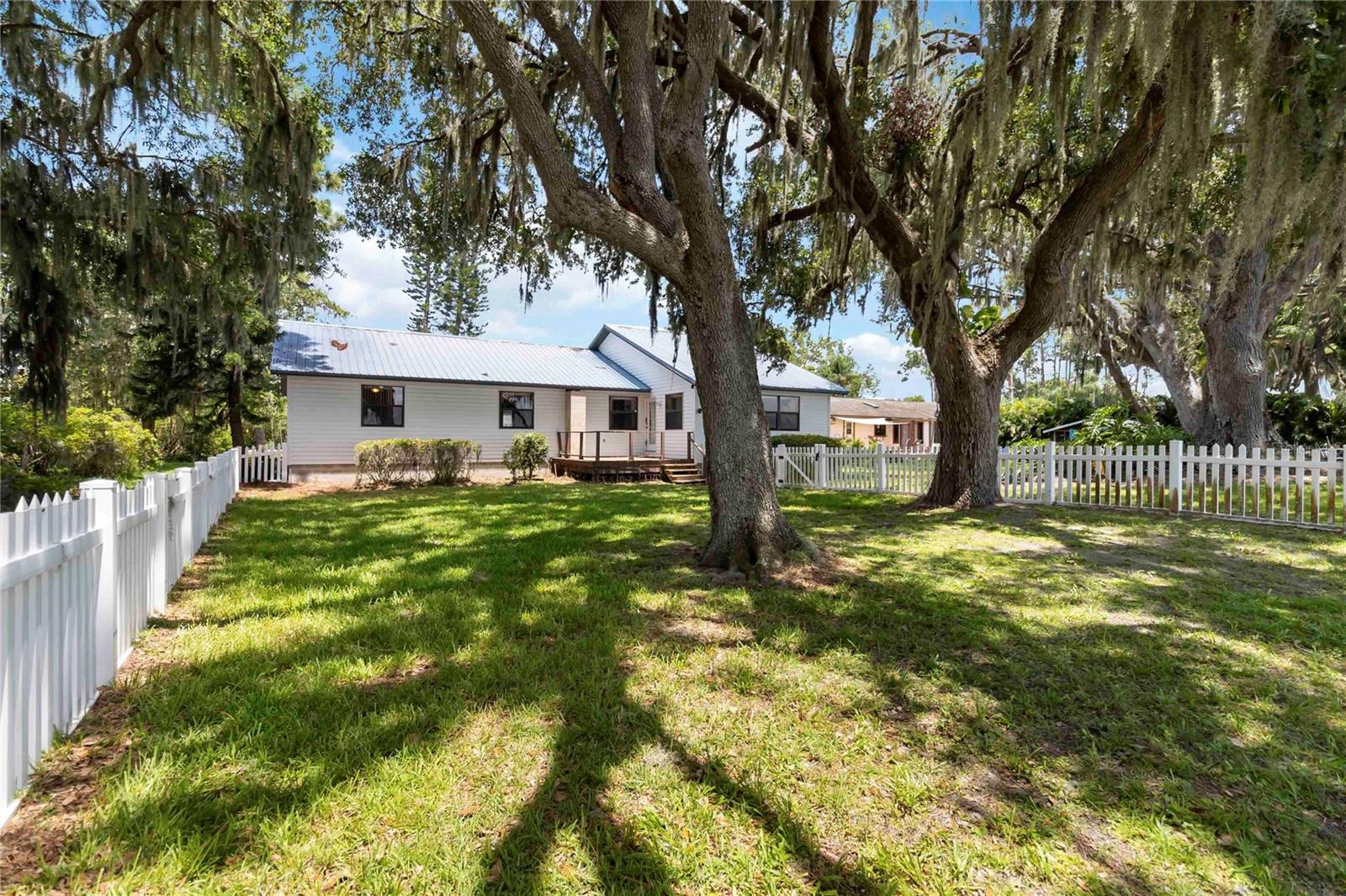 Image 43 of 59 For 2740 Barker Road