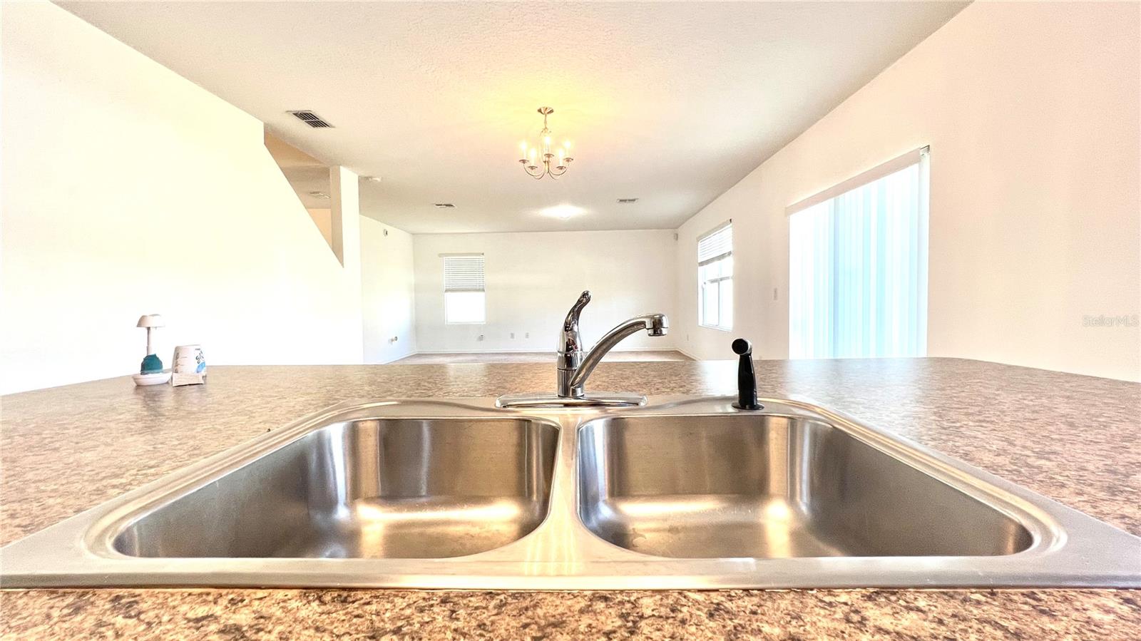 Image 14 of 35 For 16741 Citrus Parkway