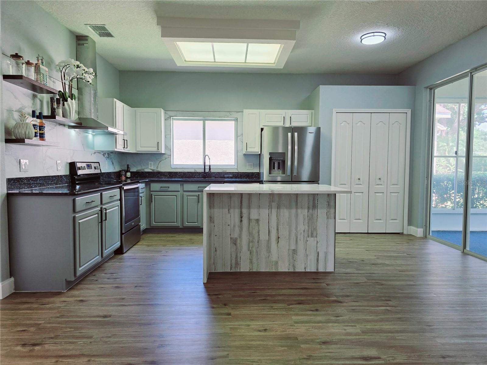 Image 9 of 37 For 2312 Twickingham Court