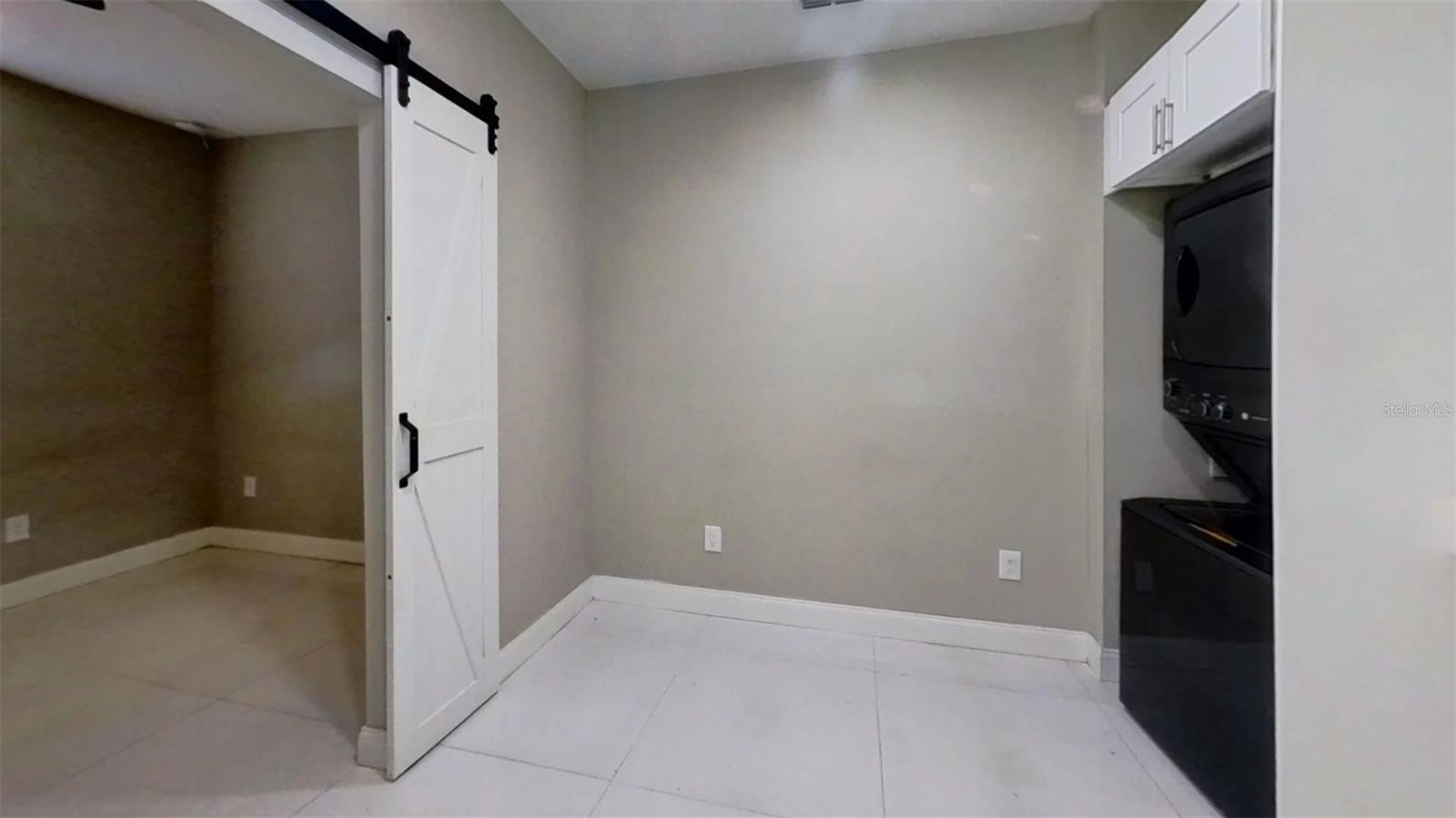 Image 6 of 19 For 2726 Miami Terrace B