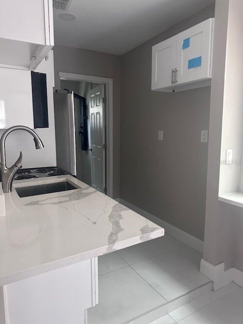 Image 7 of 19 For 2726 Miami Terrace B
