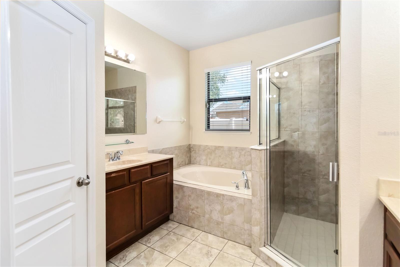 Image 10 of 39 For 4720 Doral Pointe Drive