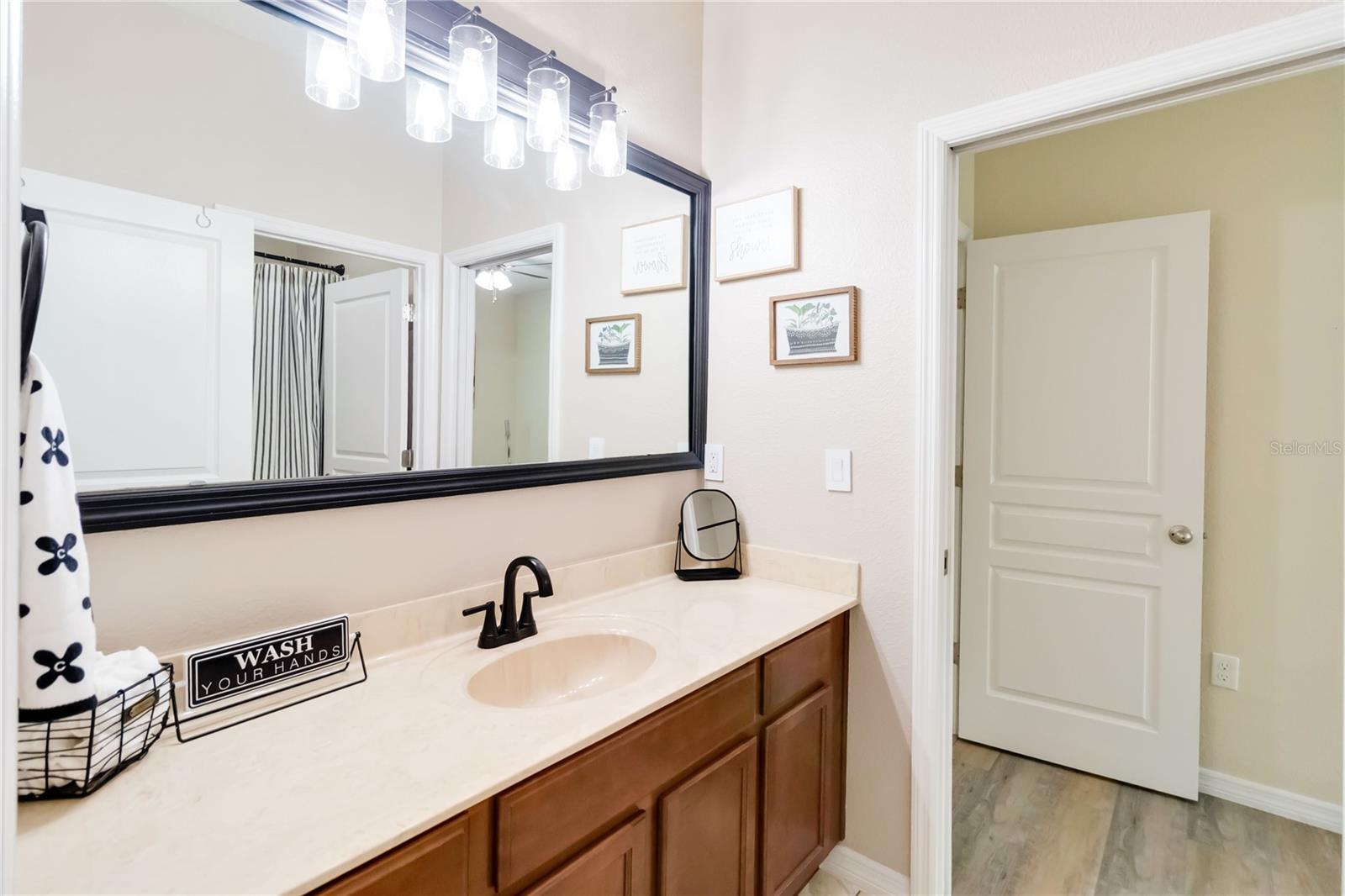 Image 19 of 39 For 4720 Doral Pointe Drive