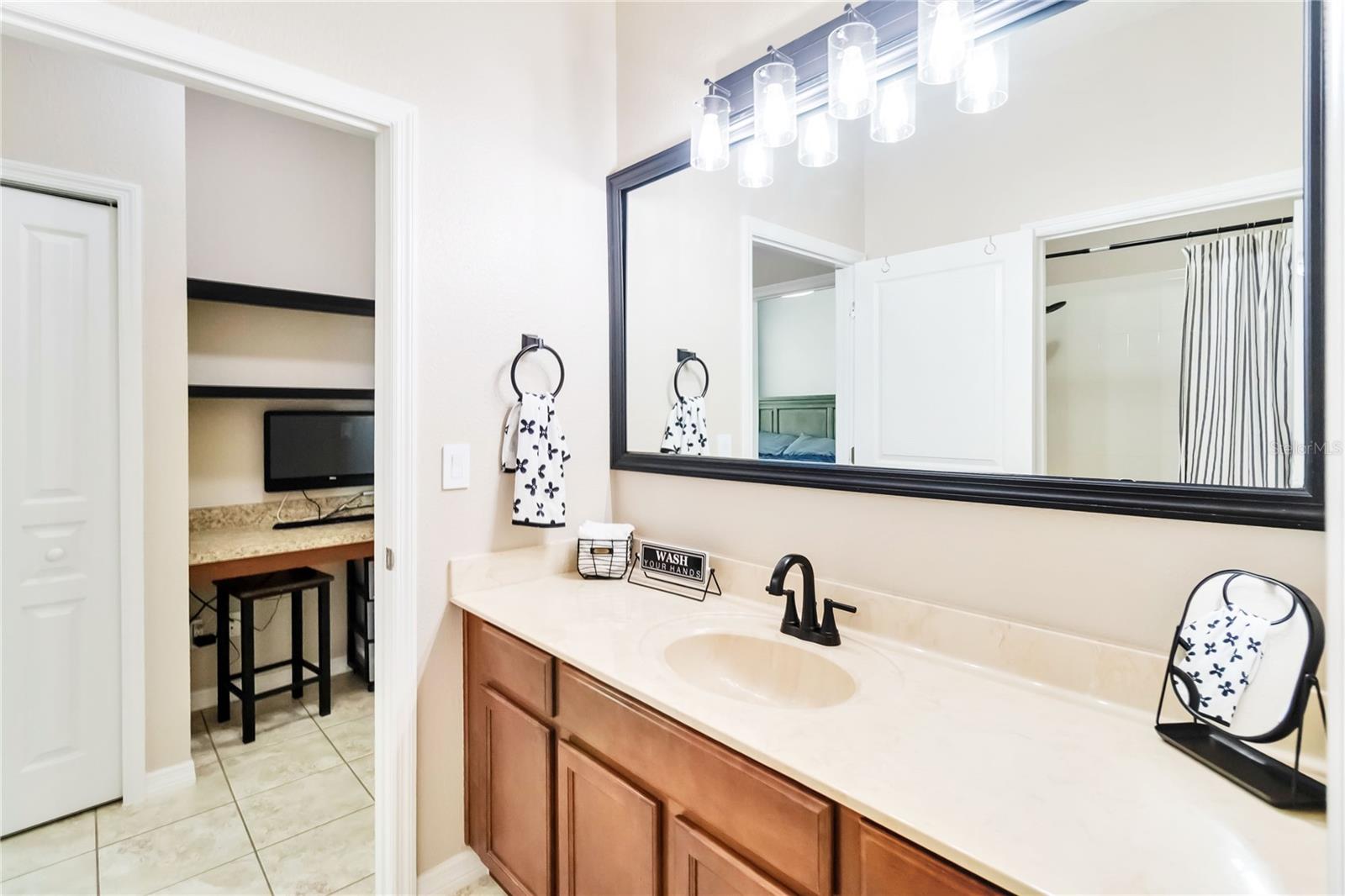 Image 21 of 39 For 4720 Doral Pointe Drive