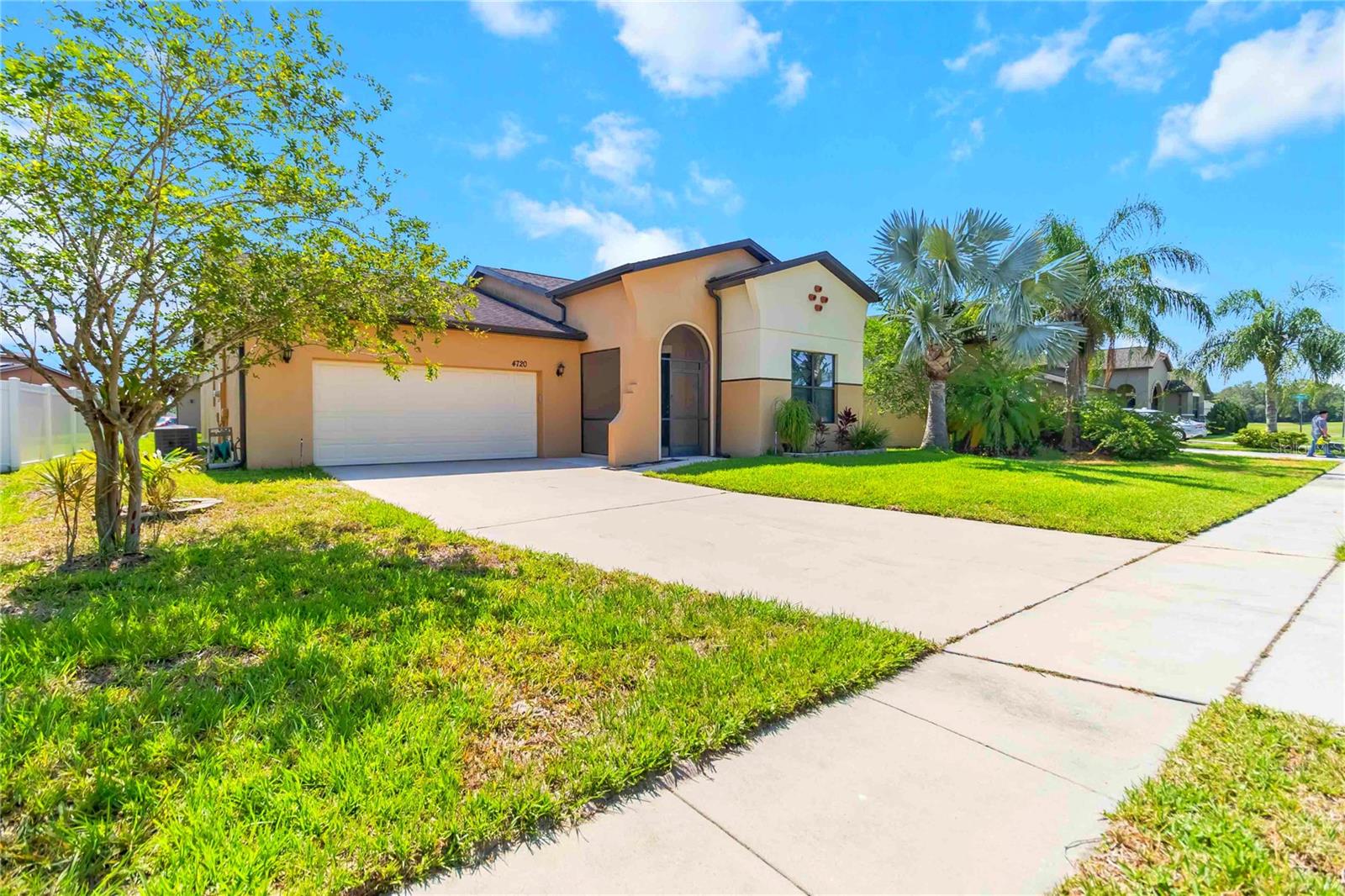 Image 3 of 39 For 4720 Doral Pointe Drive
