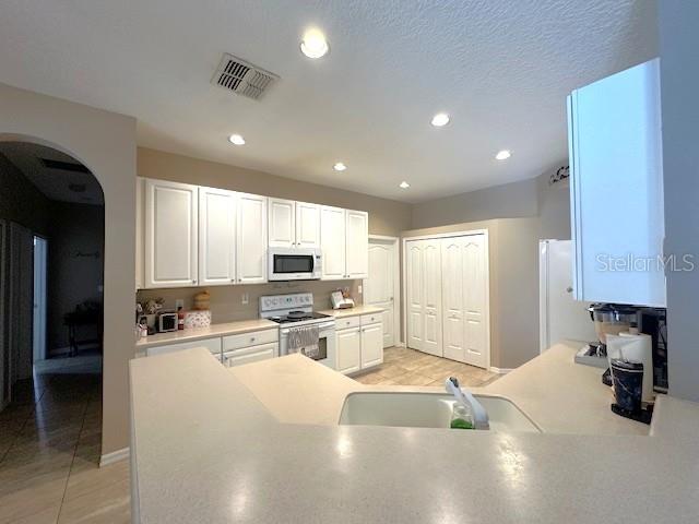 Image 7 of 19 For 401 Chinahill Court