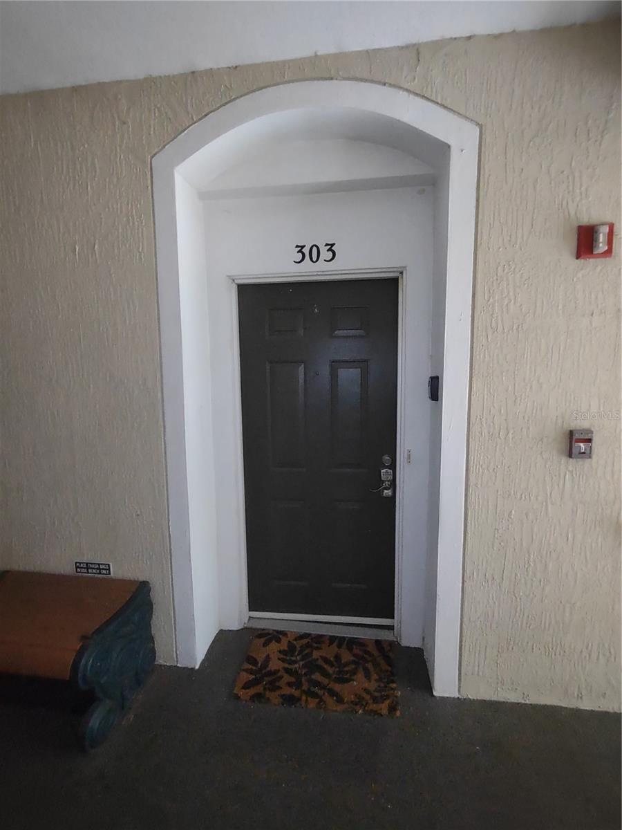 Image 27 of 35 For 8101 Coconut Palm Way 303