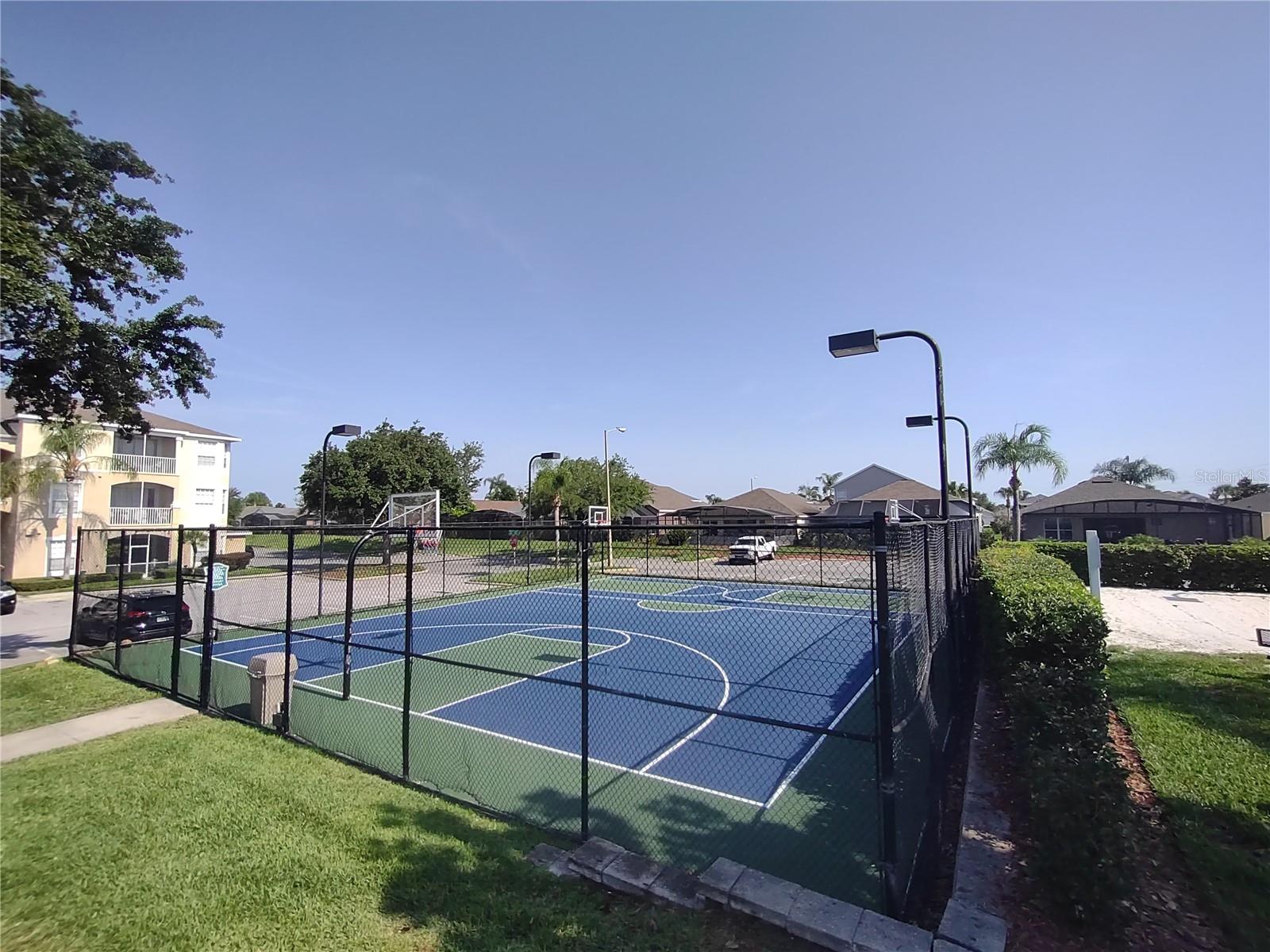 Image 31 of 35 For 8101 Coconut Palm Way 303