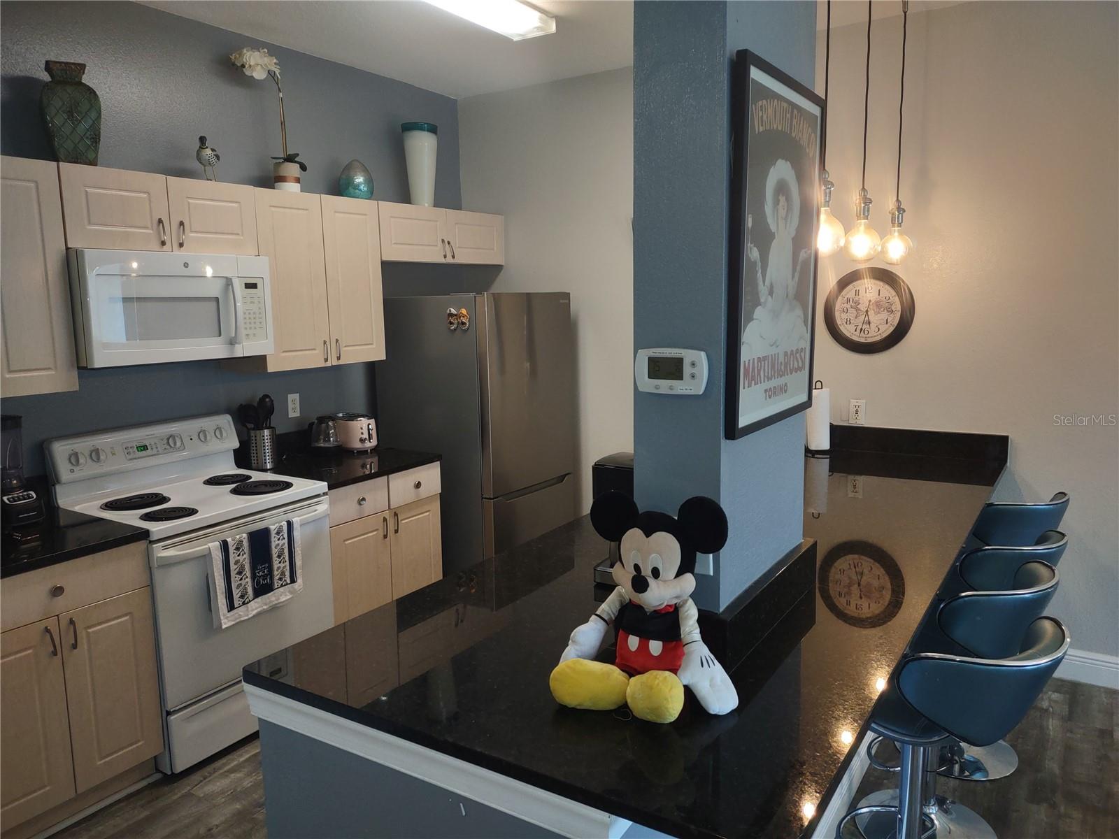 Image 5 of 35 For 8101 Coconut Palm Way 303