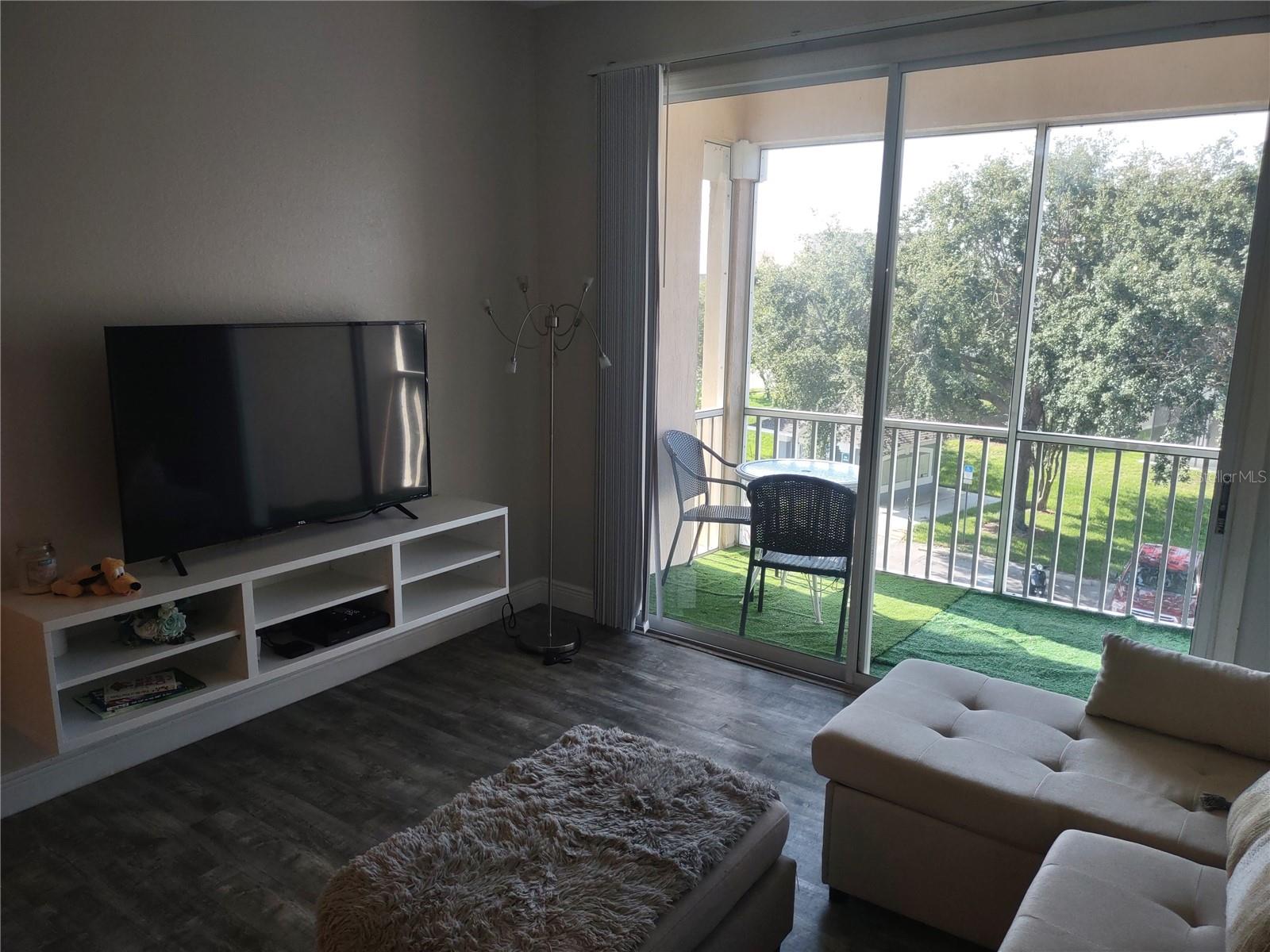 Image 9 of 35 For 8101 Coconut Palm Way 303
