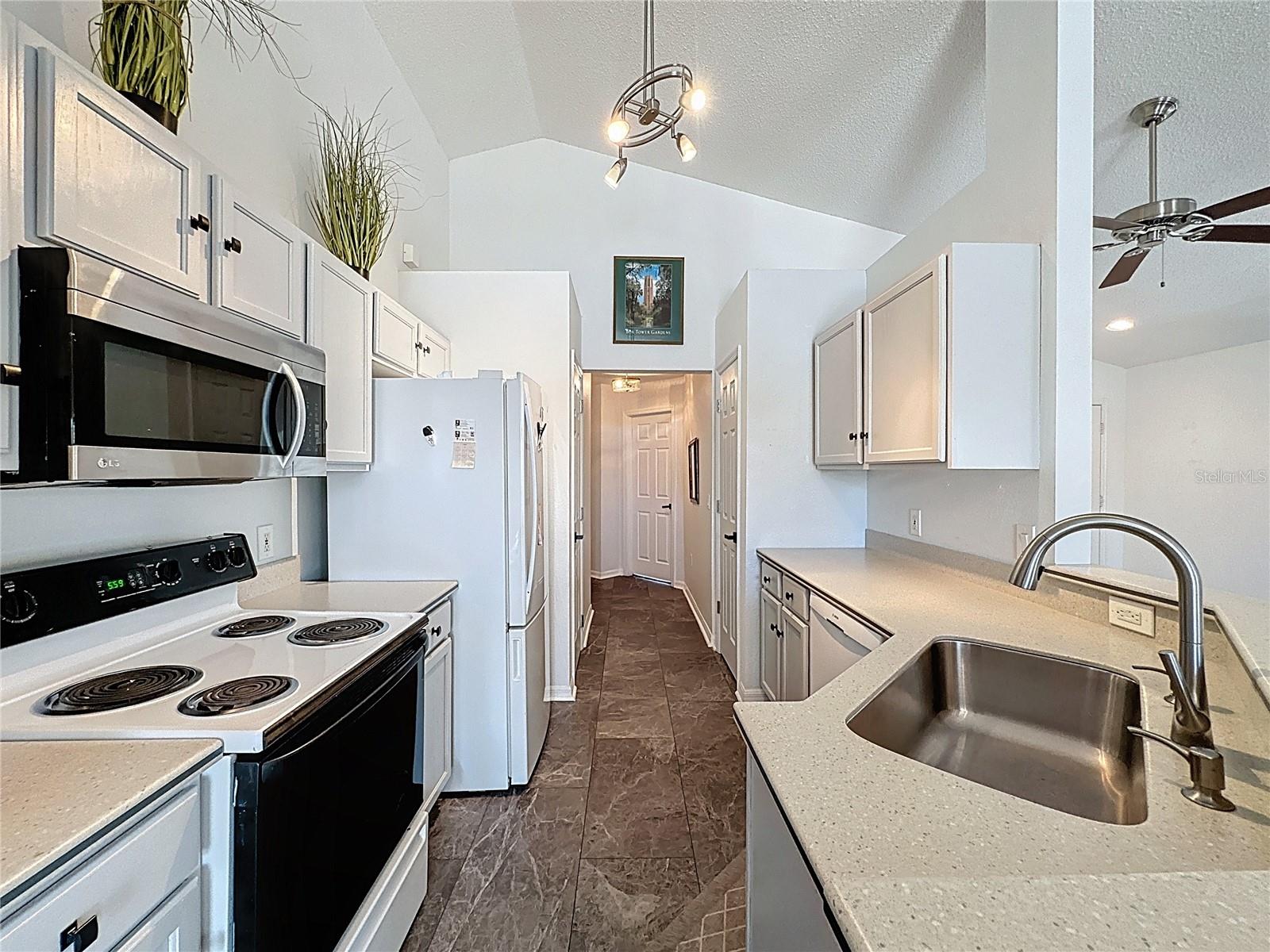 Image 10 of 77 For 1428 Park Place