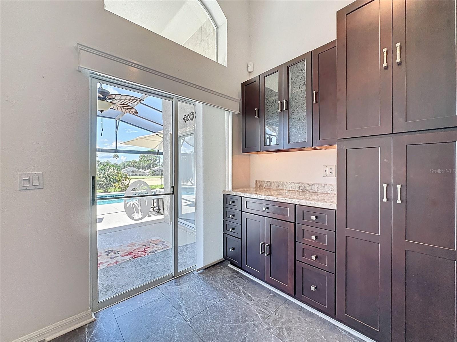 Image 14 of 77 For 1428 Park Place