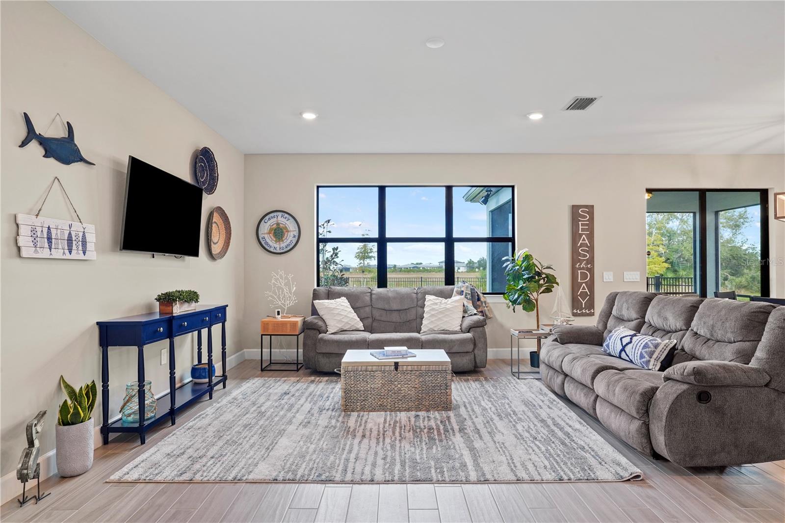 Image 14 of 35 For 6288 Winding Pine Drive