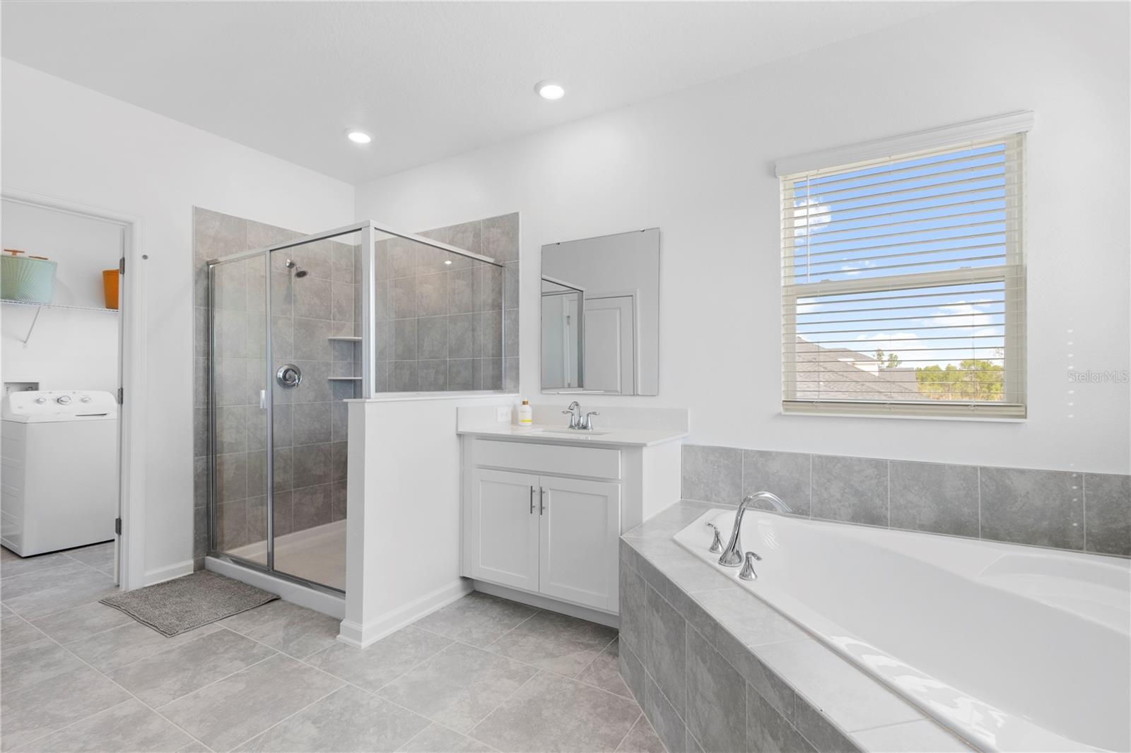Listing photo id 15 for 139 Aces High Lane