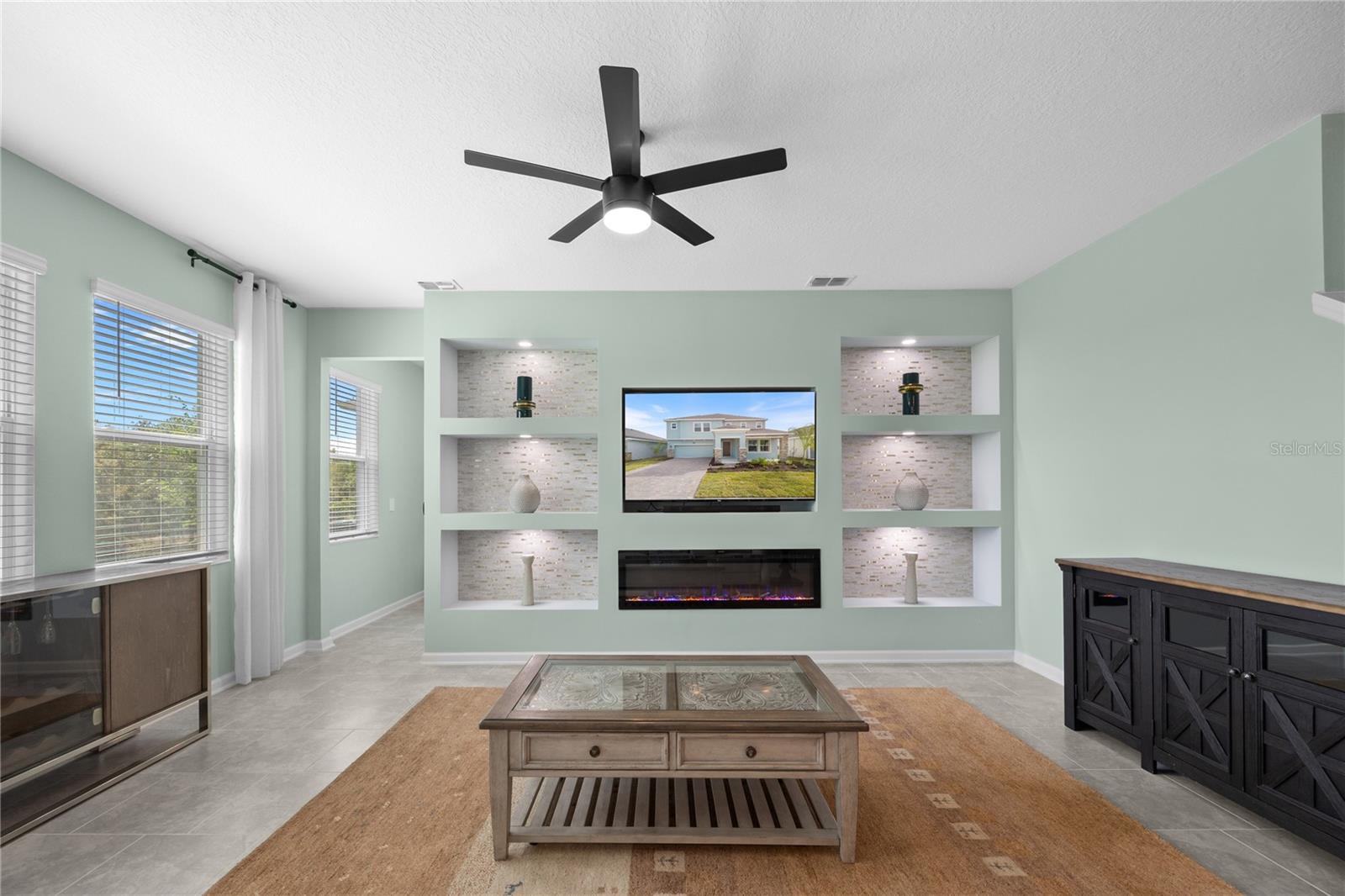 Listing photo id 1 for 139 Aces High Lane