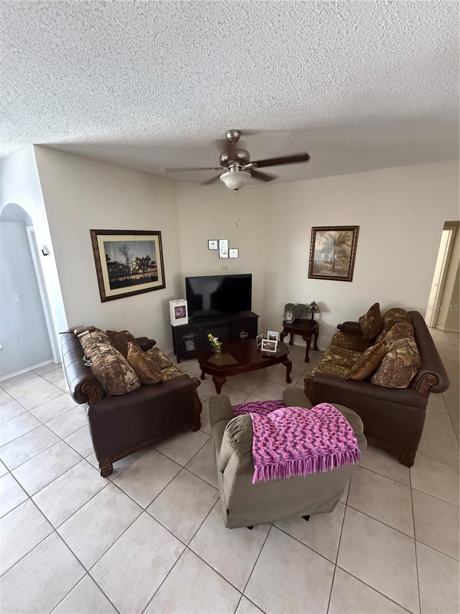 Image 7 of 17 For 939 Jaybee Avenue