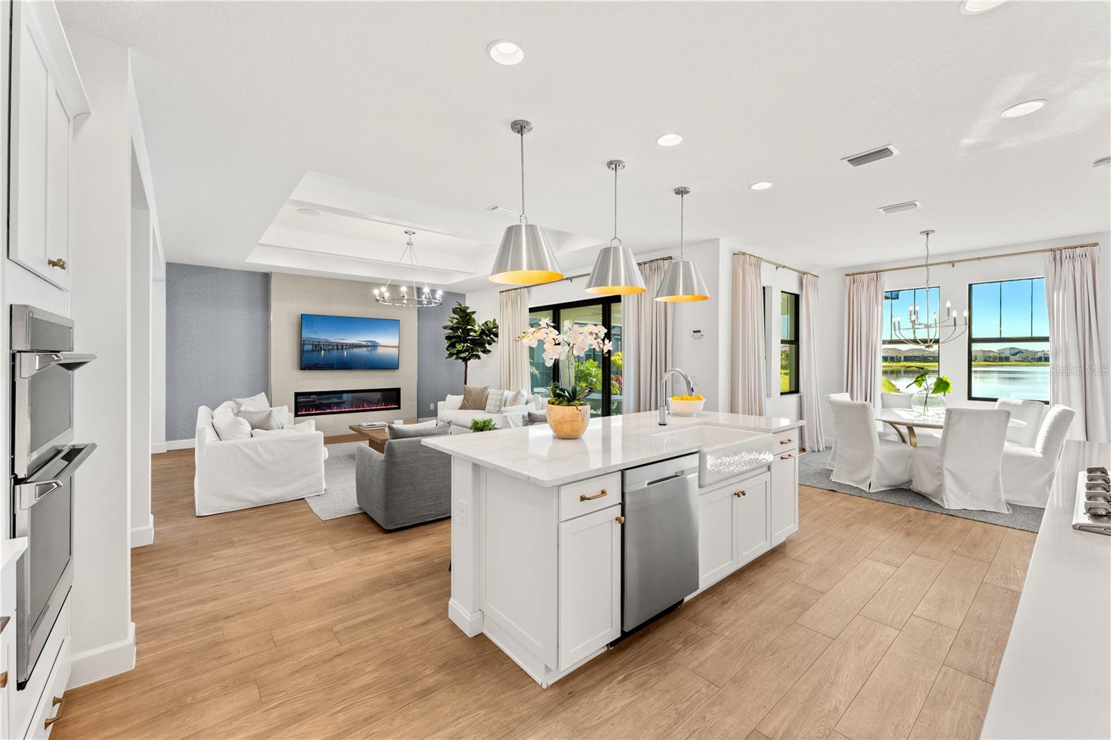 Image 7 of 49 For 9309 Barbizon