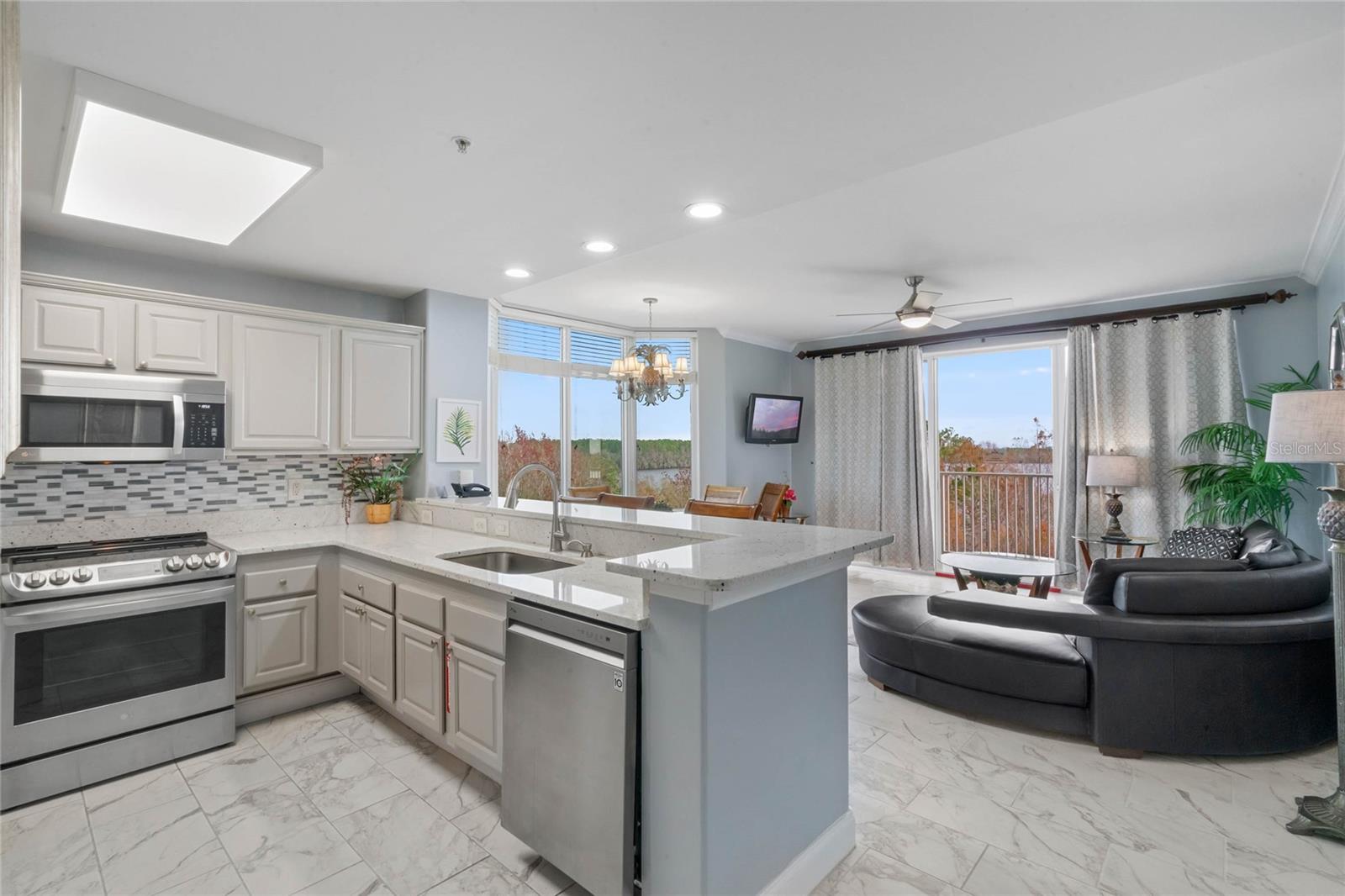 Image 11 of 72 For 13415 Blue Heron Beach Drive 401