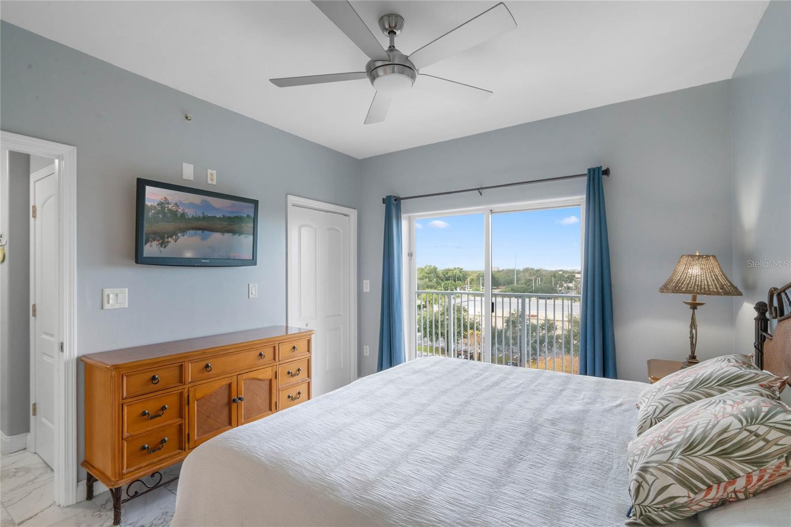 Image 17 of 72 For 13415 Blue Heron Beach Drive 401